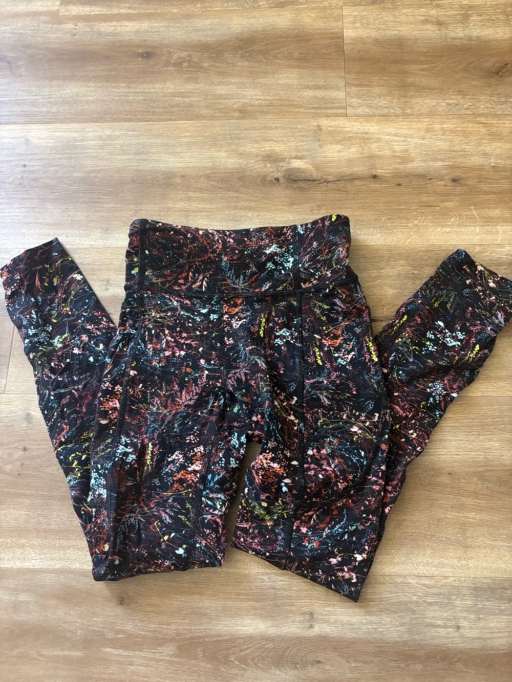 Lululemon High-Rise Invigorate Leggings - Black/Multi Floral - Sz 2